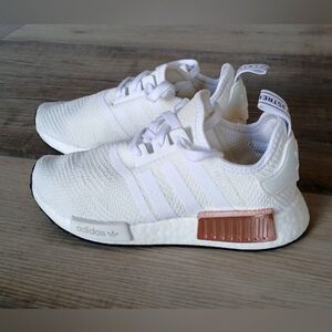 NWOT Adidas NMD_R1 Metallic Plugs Women's Size 5.5